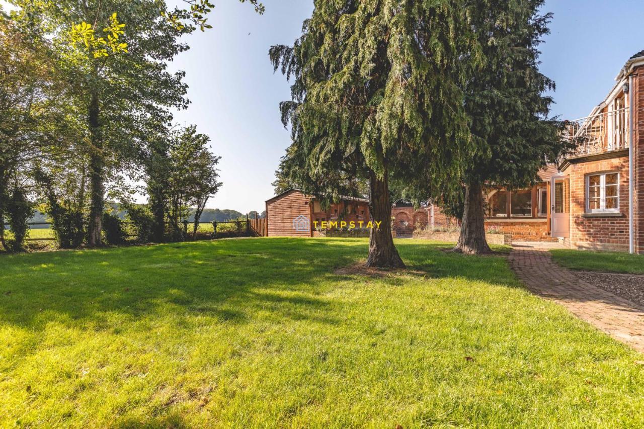 Chestnut Cottage - Stunning Countryside Views! Parking, 4 Bed, 3 Bathrooms White Waltham Экстерьер фото